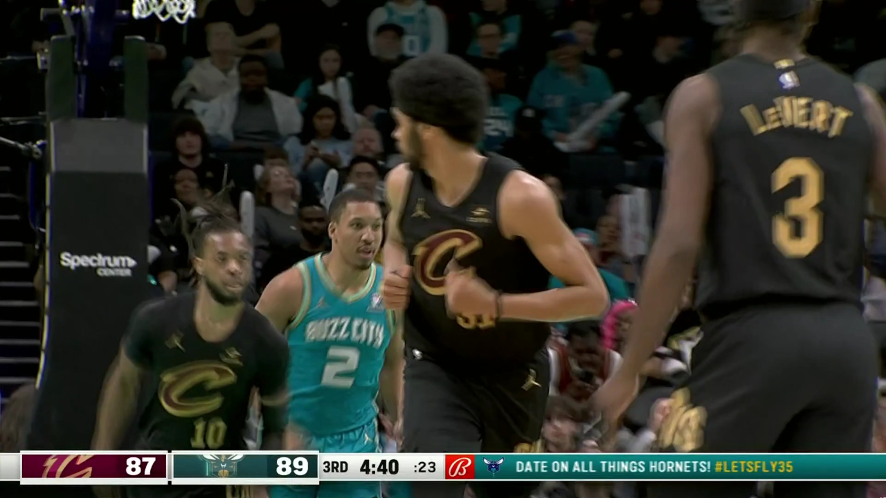 加兰一套连招行云流水 送出飞饼助力艾伦挂筐暴扣