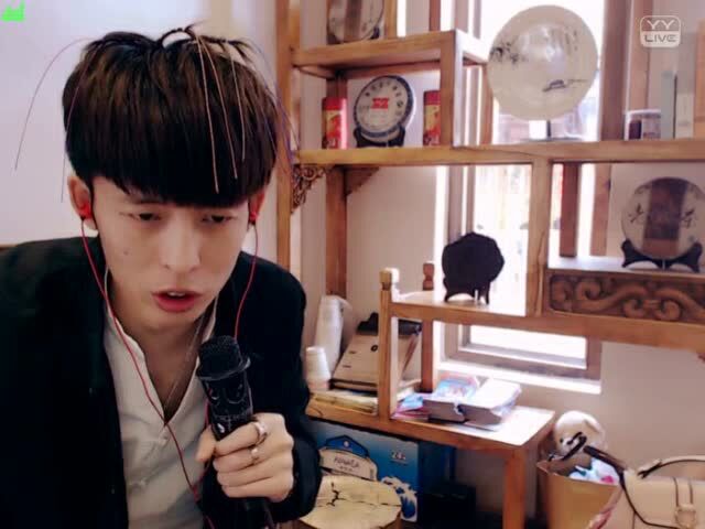 炮王王冕与舞帝小姨丽江共度平安夜!_腾讯视频