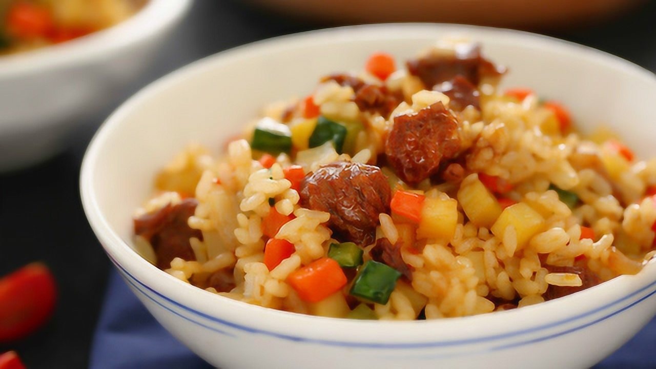 红烧牛肉炒饭,剩饭变身豪华懒人餐_高清1080p在线观看平台_腾讯视频
