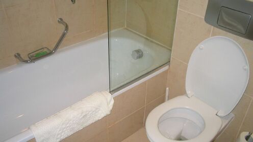 谁说酒店浴缸不能用，那是因为你没掌握这个小窍门！看完恍然大悟