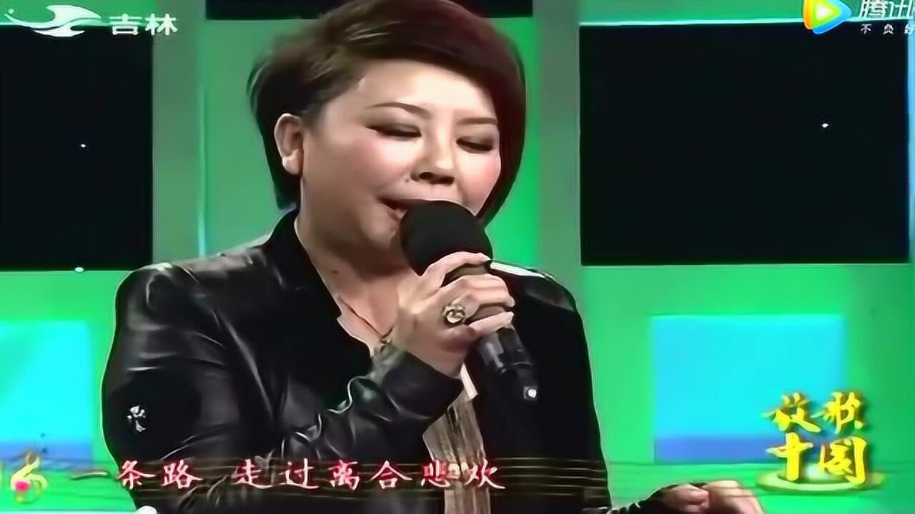 同臺合唱嗓音不輸媽媽愛吃薯片的小包紙05:25衡越和王為念現場舉行