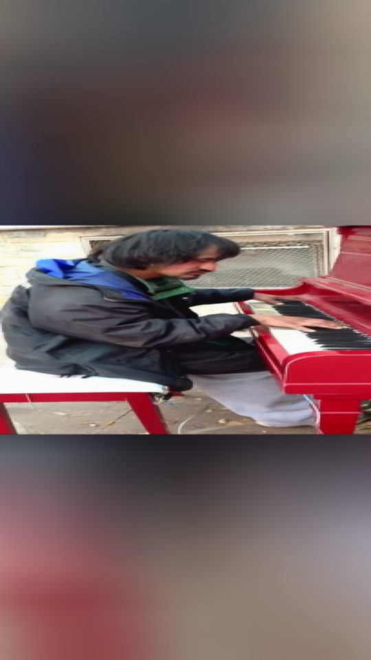 ryan arcand play piano