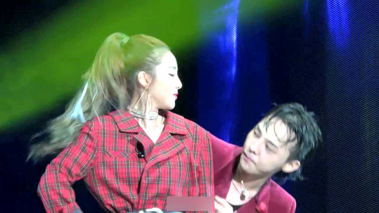 gd权志龙跟小师妹dara合唱hello