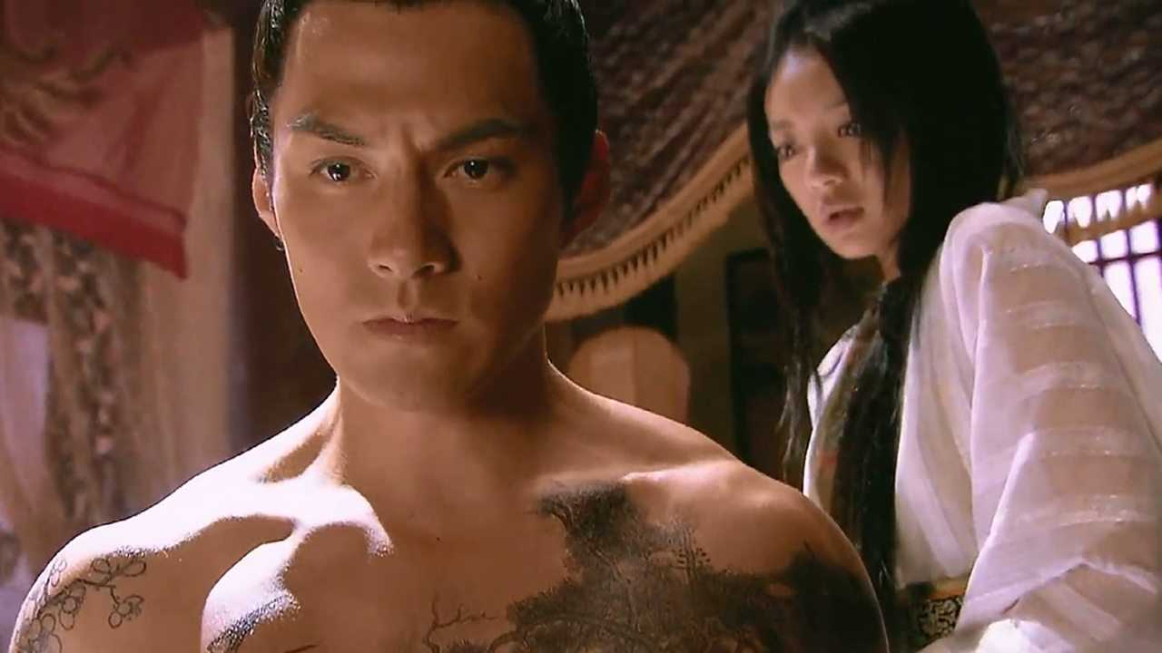 新水浒浪子燕青脱下外套的一刻李师师动心了