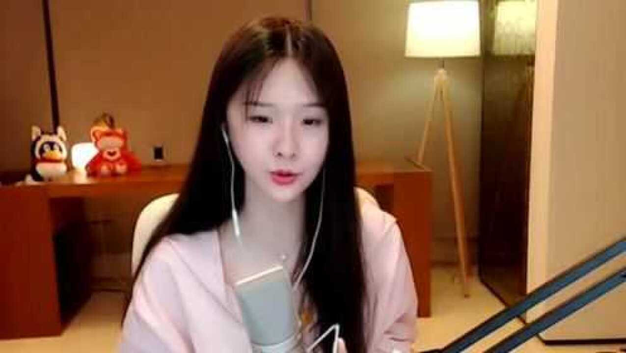 网红阿冷一首《短发》乖乖的呆在家_高清1080P在线观看平台_腾讯视频