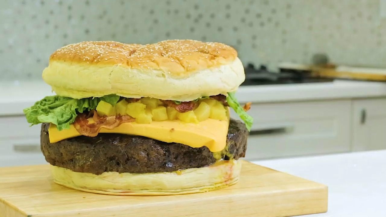 热量满满的超大夏威夷汉堡包,你敢挑战它吗