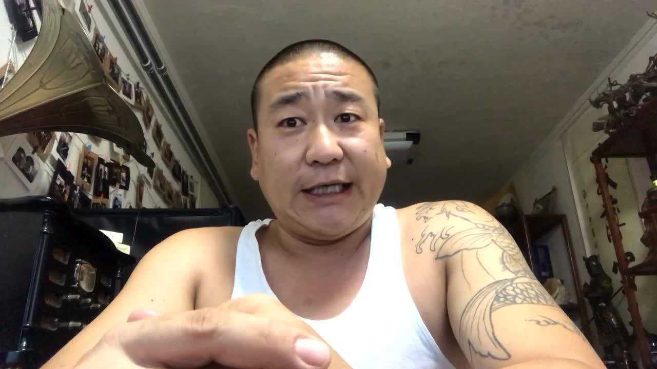 辉子畅谈北京规矩@京城顽主-辉子爷app内打开2011:33导演深夜敲女孩