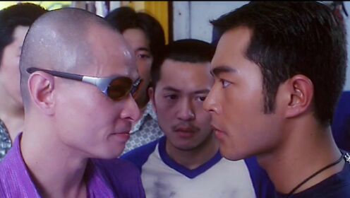 0:01:11这部电影里黑社会老大基哥太坏了比古惑仔里洪兴靓坤还坏时 间