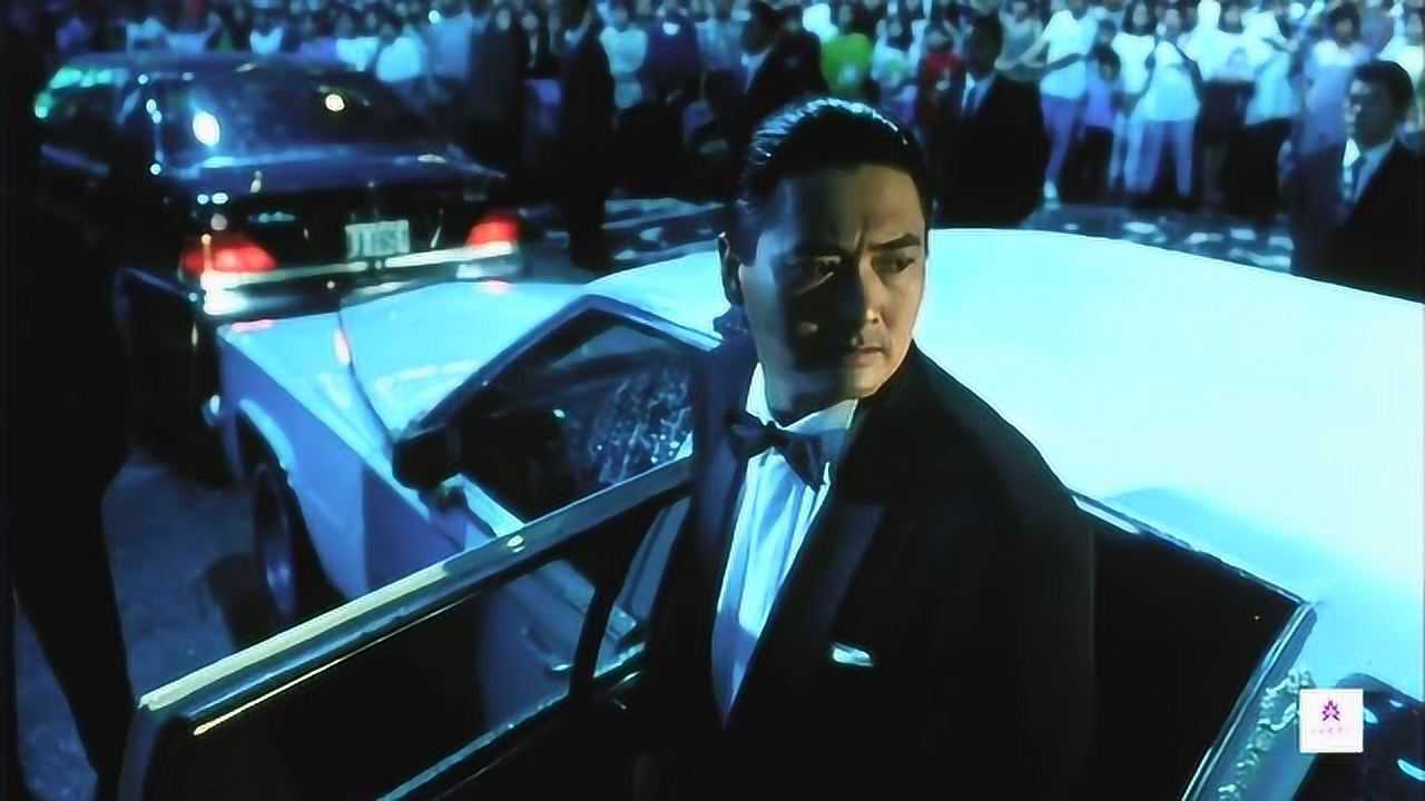 赌神出场气场就是不一样赌神周润发出场这一段百看不厌哦