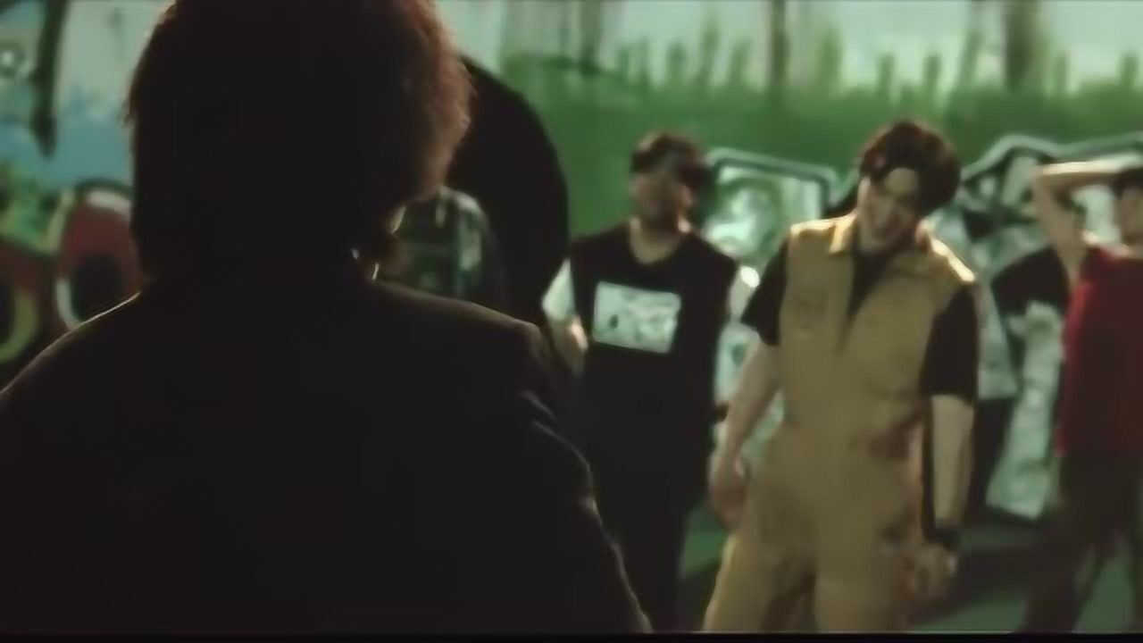 男子被囚禁15年，修炼麒麟臂先拿小混混开刀_高清