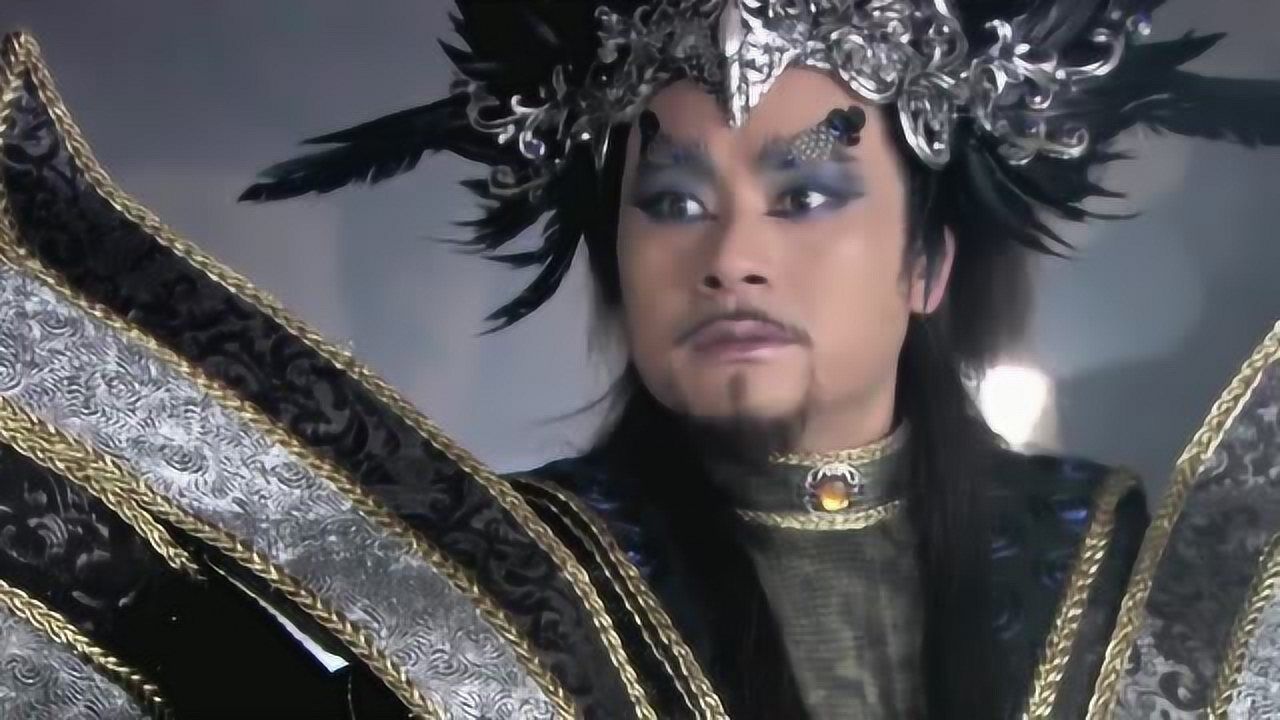 活佛济公:大鹏鸟被济公吓坏,回到洞中像向姬等人出气