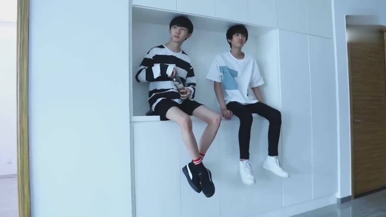 tf家族练习生马嘉祺和陈泗旭同喝一瓶水感情真好