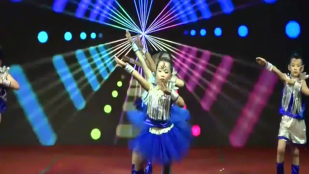 少儿舞蹈海草舞小朋友跳得真不错