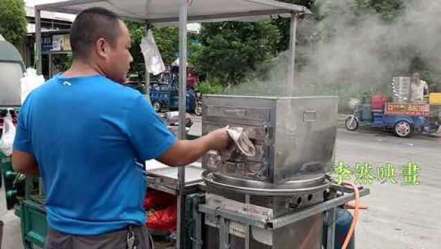 街头美食:5块钱一份肠粉,味道不错,就是量有点少