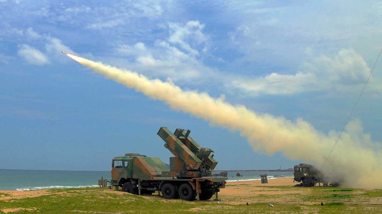 弹炮结合 末端防御 海军防空部队实弹射击