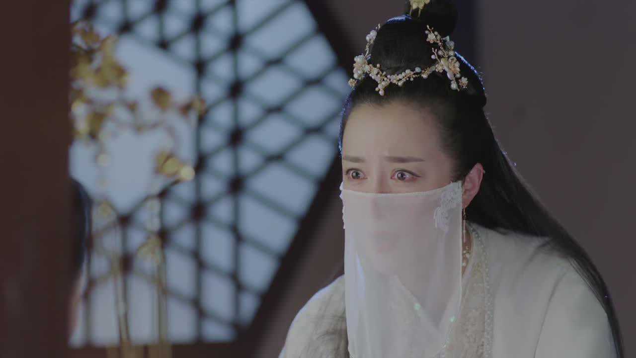 《扶摇》扶摇雅兰珠关系亲密,扶摇赢得比赛,进入昆京城略感新奇
