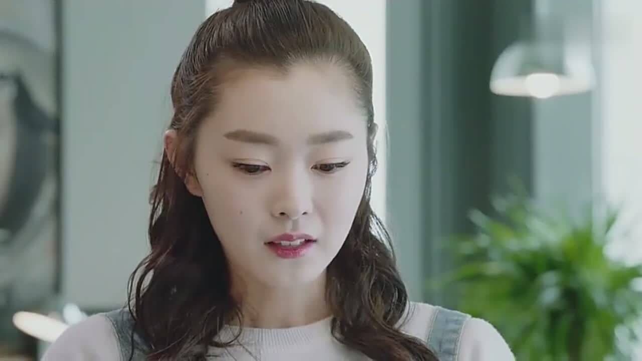 段凌薇嫌苏橙衣品差特意帮苏橙换装扮一套套的换到不停歇