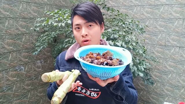 小炒青笋木耳肉片,营养健康又美味,肉片滑嫩青笋和木耳鲜香