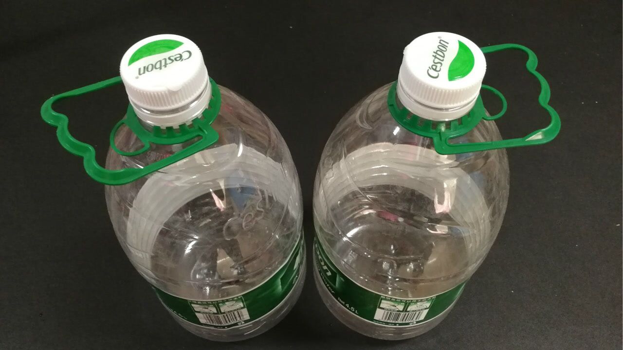 教你用2个大号矿泉水瓶做一个鱼缸,这样的鱼缸超市花钱也买不到