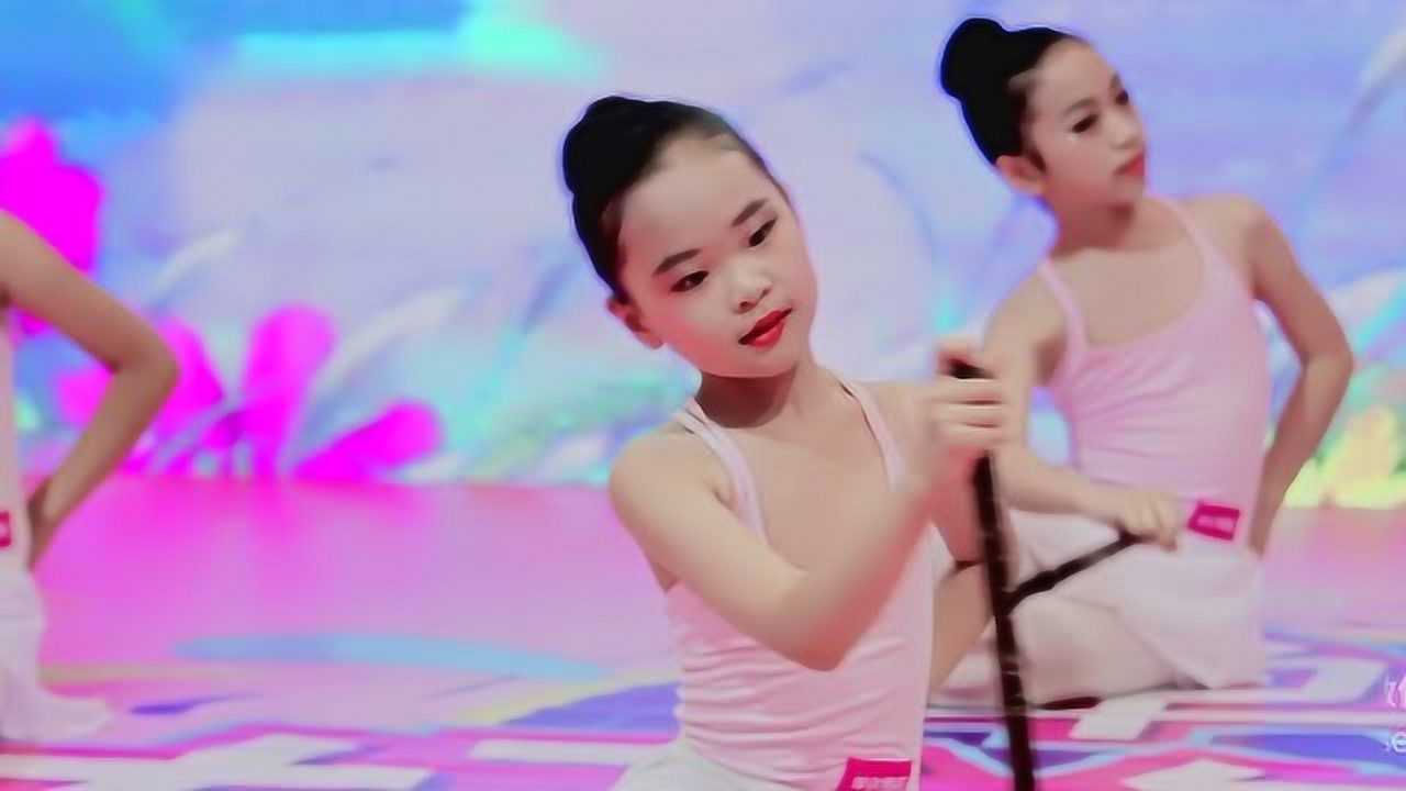 单色舞蹈钟家村馆少儿汇演中国舞《笛中花》_高清
