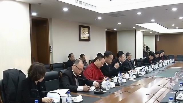 市政协八届三次会议召开讨论组召集人会议