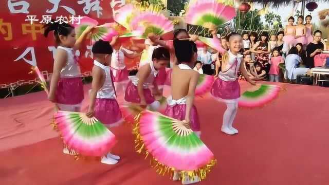 河北万帮植物迷宫幼女舞蹈,庄莹《星光灿烂》,好听好看!