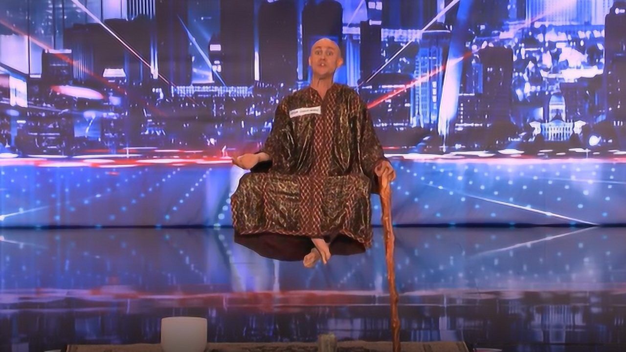 得道高僧上台表演浮空术惨遭评委灭灯下一秒全场沸腾