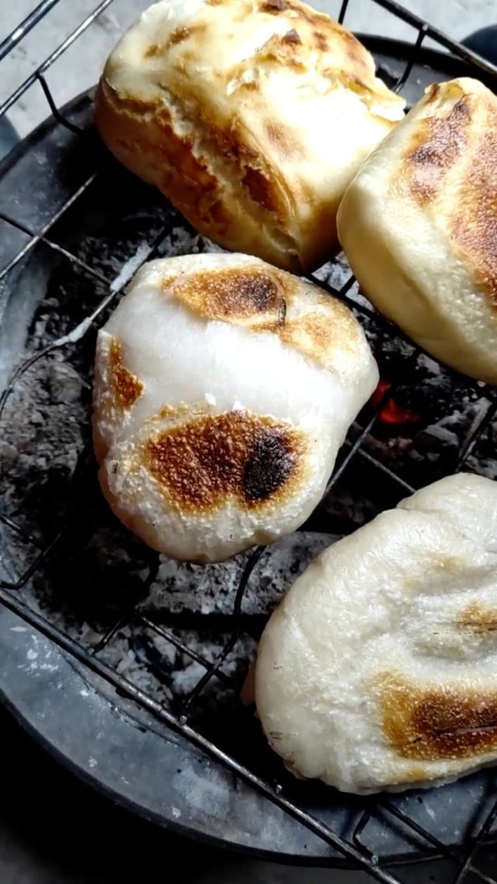 百吃不厌的烤糍粑