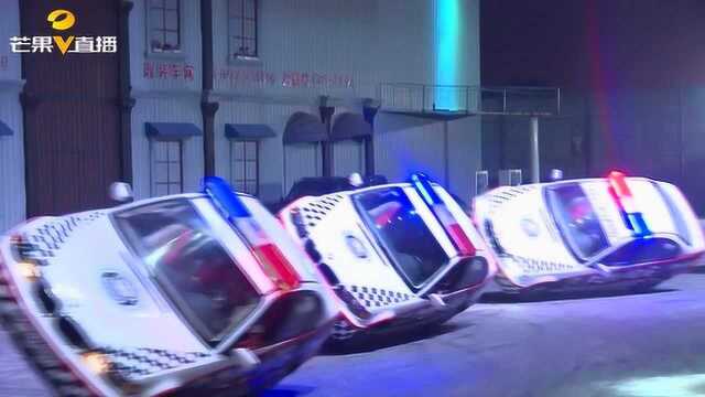 张家界国际汽车特技城上演“速度与激情”,引游客连声尖叫直呼:震撼