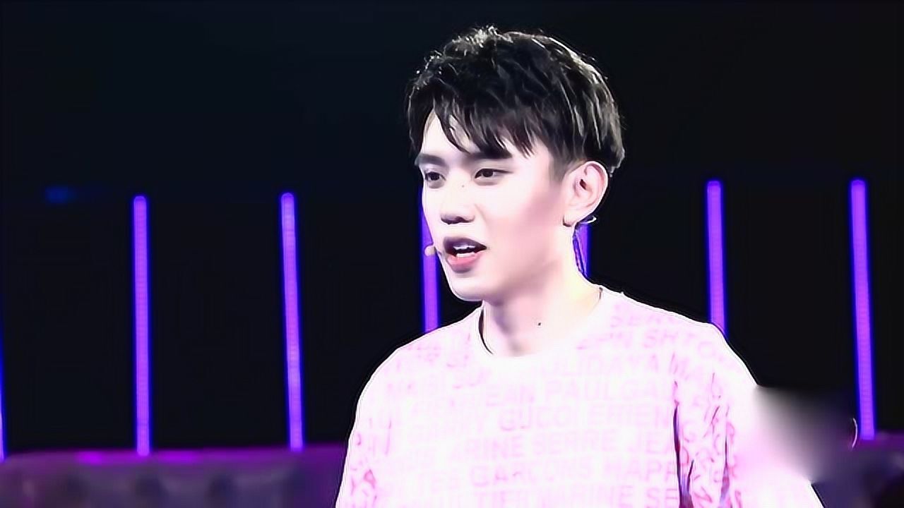 可爱女嘉宾请童子沩上台的方式挺特别太与众不同笑翻全场