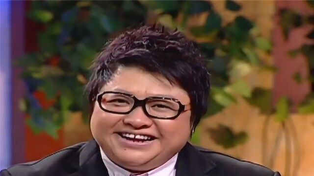 韩红现场演示牙缝的烦恼,逗乐台下的观众,表示自己很是真实