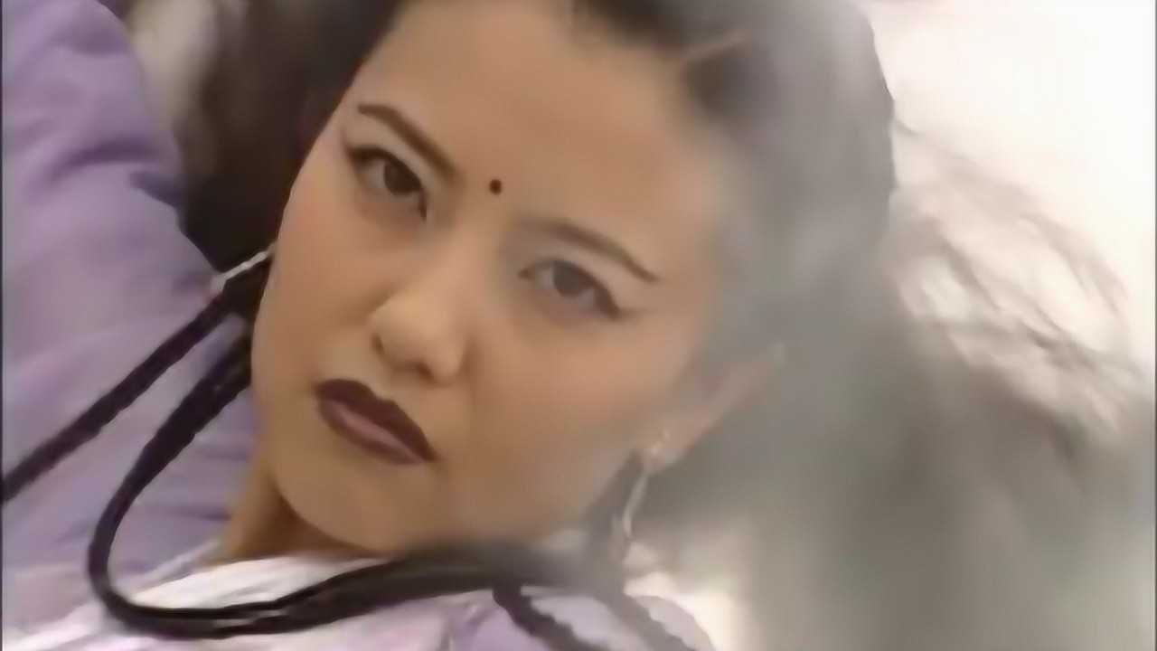 周芷若九阴白骨爪使出,妆容开始黑化,长指甲闪着银光!