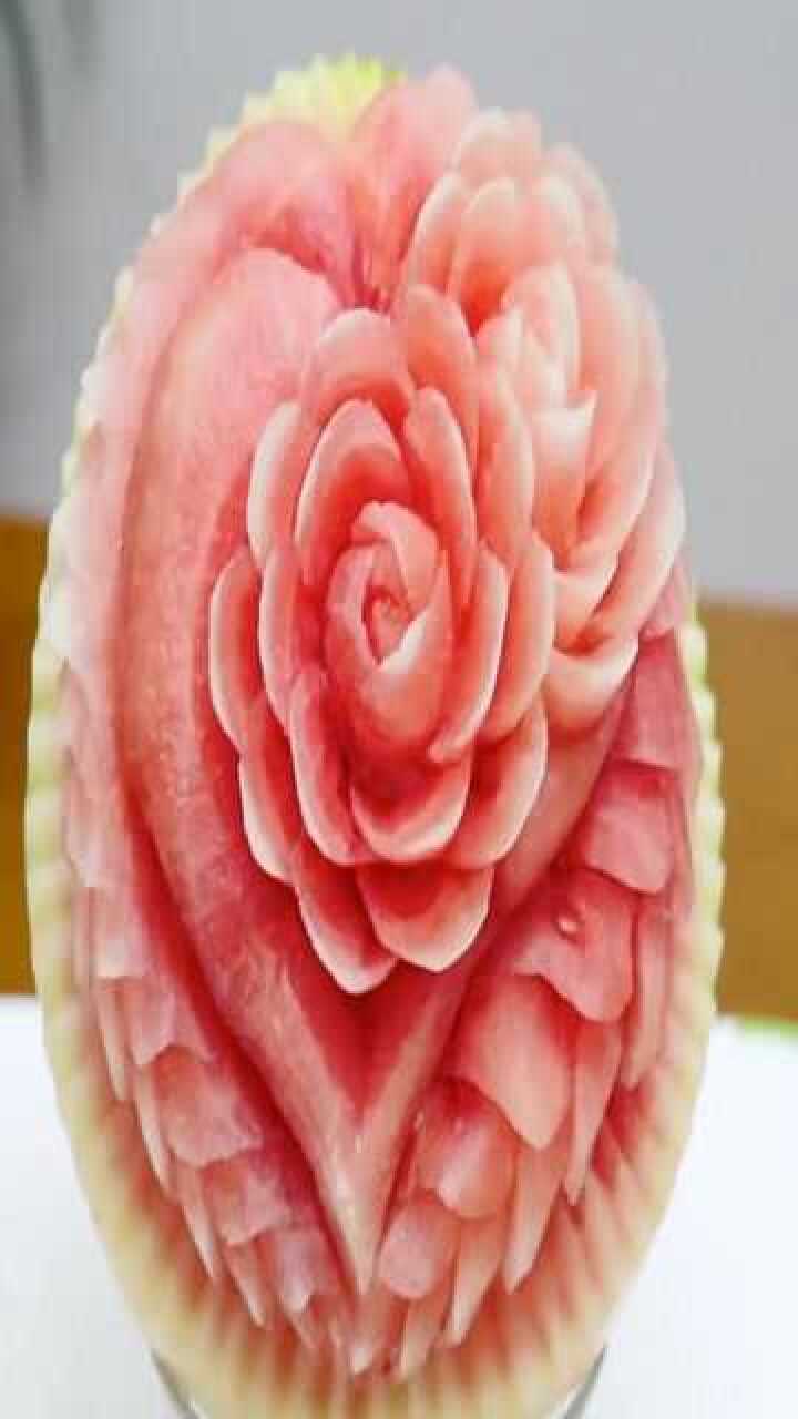 水果雕刻教学,教你用西瓜雕刻漂亮的玫瑰花!上
