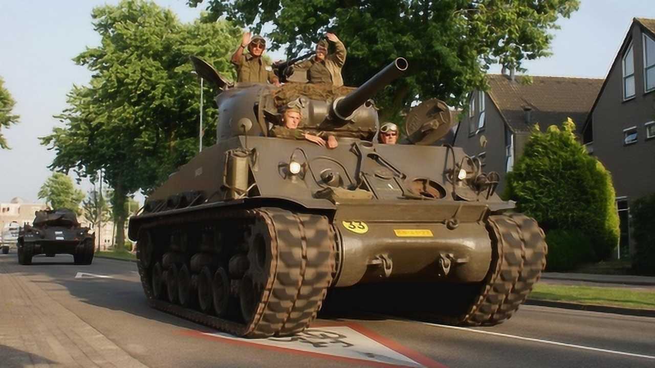 上瘾了以色列魔改m4谢尔曼坦克简直是狂热般的喜爱