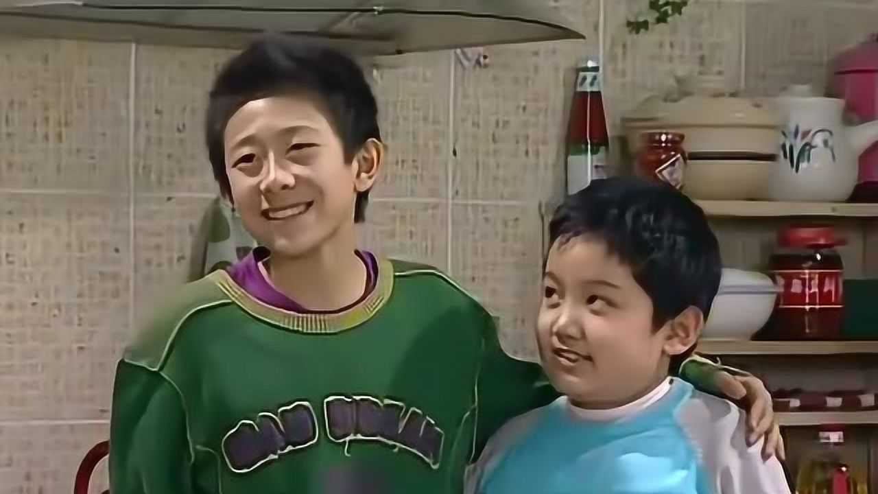 家有儿女:刘星跟小雨把锅弄个洞,夏东海准备去炒菜,这可咋办!