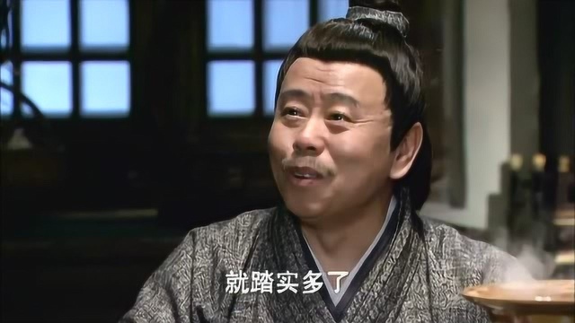 藩金莲毫不掩饰,在武大郎面前一个劲地夸武松