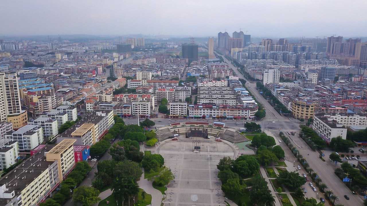 航拍中国芒果之乡 广西田东县城实景