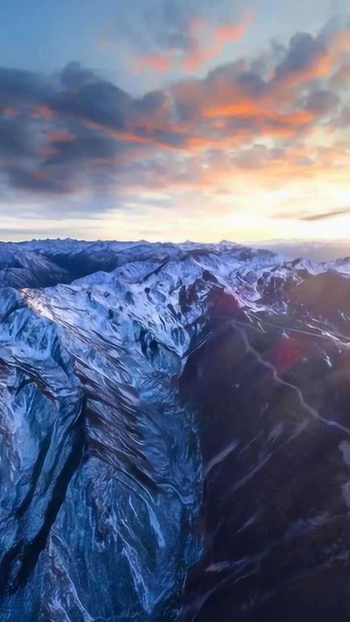 航拍四川贡嘎雪山,被称为"蜀山之王",美丽雪景让人震撼!