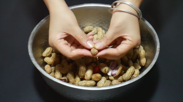 煮花生很多人第一步就错了,学会这个窍门,简单快速又入味