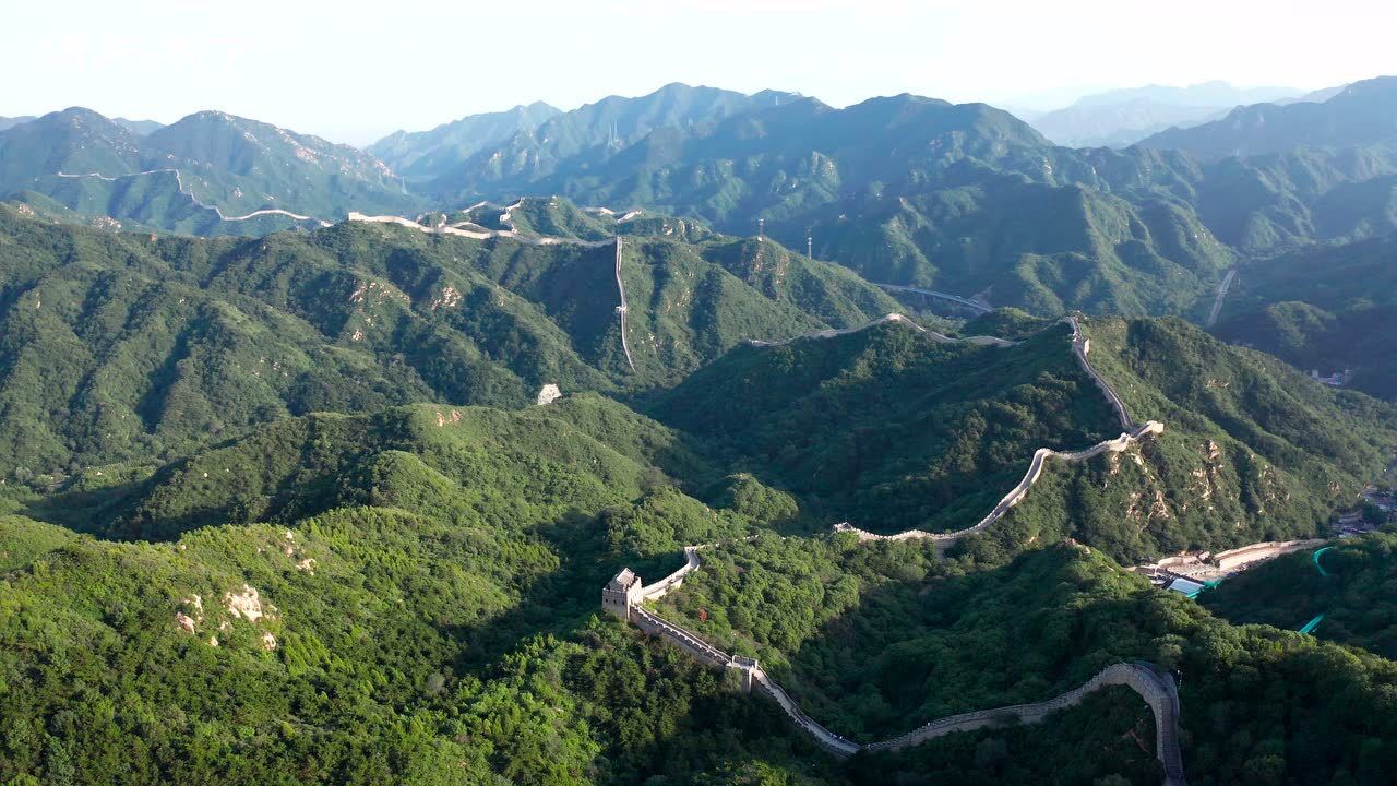 航拍俯瞰北京八达岭长城,从北八楼到北十二楼