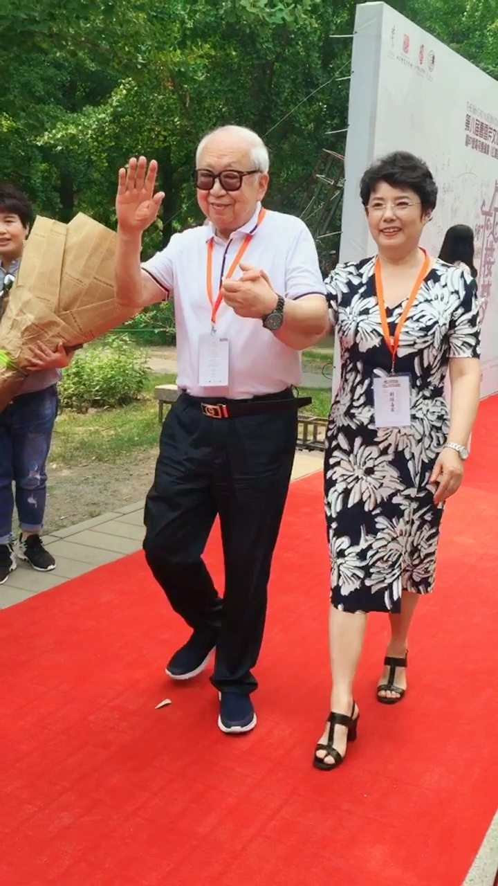 87版红楼梦作曲家王立平和歌唱家陈力参加红楼梦30周年庆