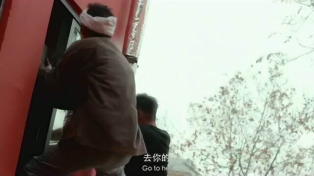 《站住!小偷》精彩片段:一路上鸡飞狗跳,这是史上最惨的笨小偷了吧