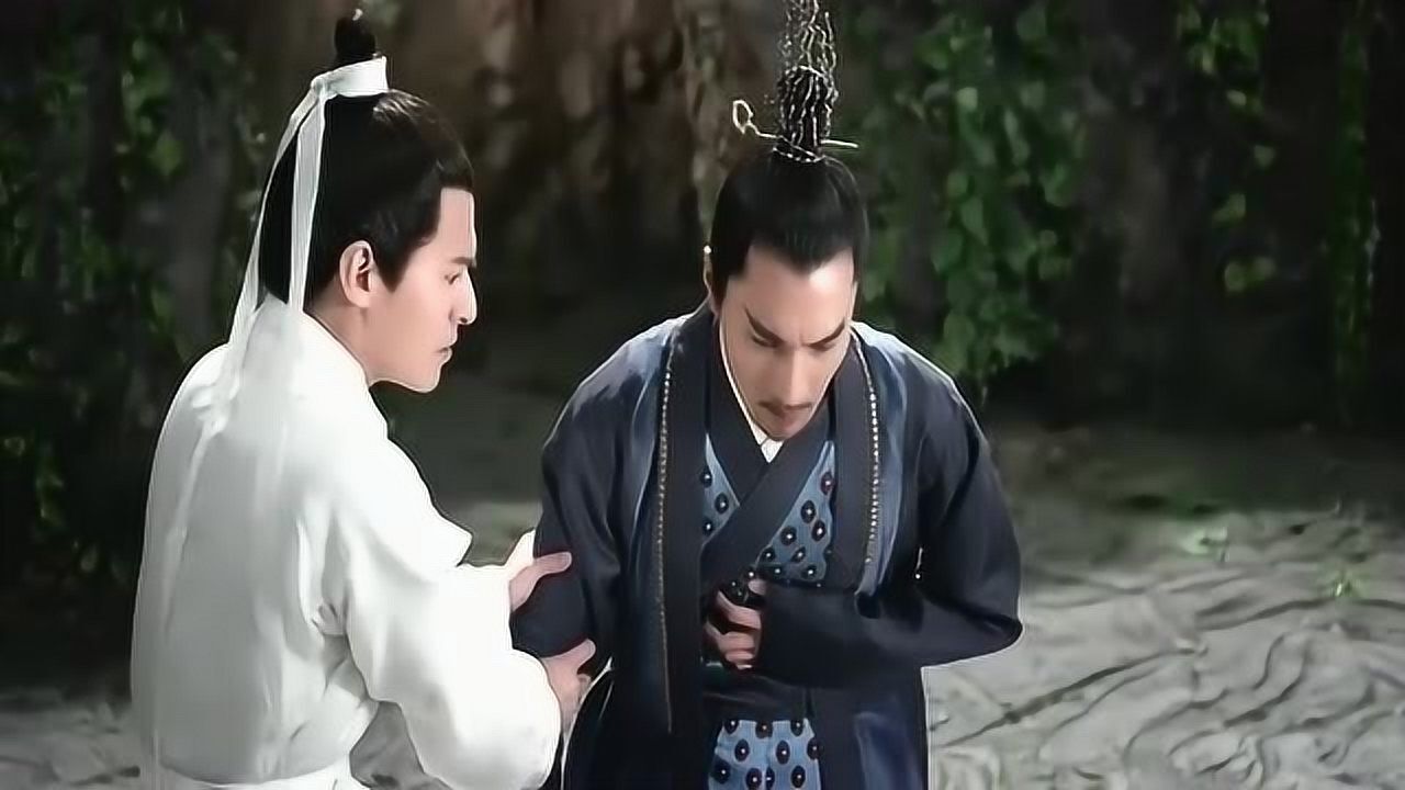 三生三世十里桃花墨渊以为白浅用元神祭了东皇钟当场就哭红了眼