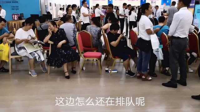 贵州省会贵阳房价才6880一平?不敢相信!排队排到门外去了!