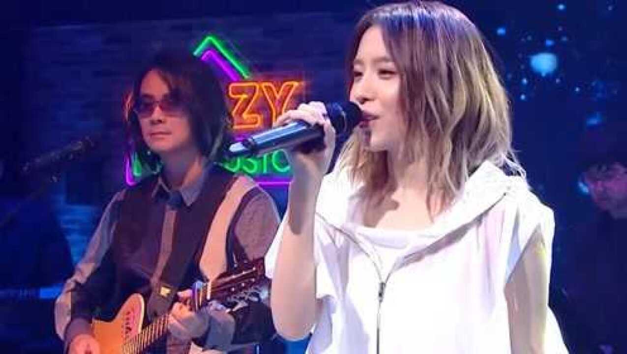飞儿乐队新主唱再唱月牙湾引争议网友我的青春唱没了