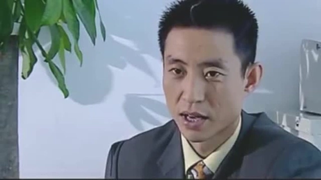 农村大叔到城市创业,老同学热情接待,却一直提醒大叔交钱到公司