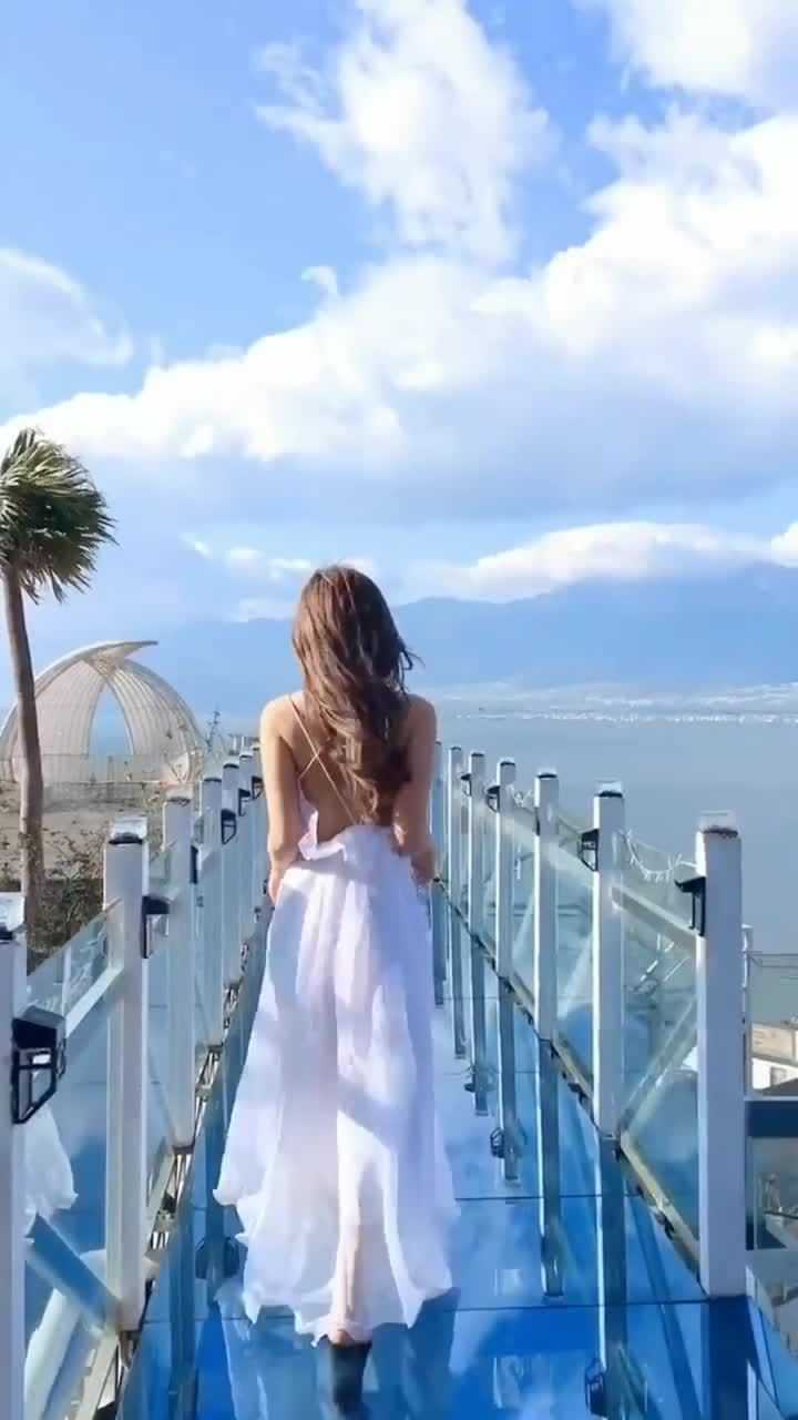 转身时请一定要优雅挥别时请一定要微笑