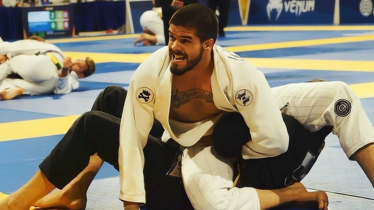 巴西柔术比赛十佳降服瞬间 软刀子磨人,这才是高手!