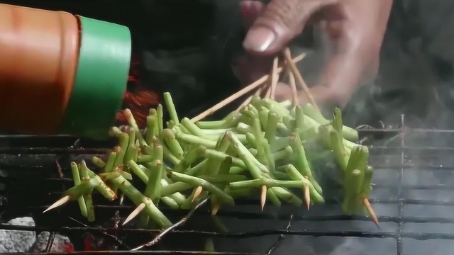 湖南这家烧烤摊,只靠素菜,让一群吃货弃荤投素