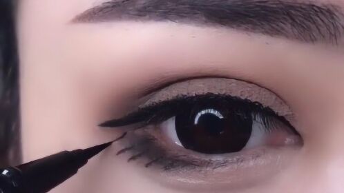 超魔性的暗黑精神小妹眼妆原来是这样化的,难怪网红的眼睛都那么迷人